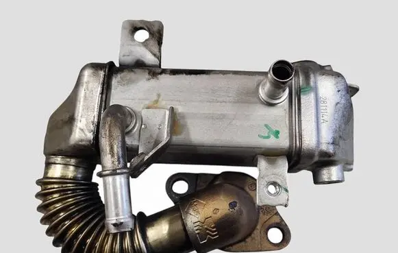 Mercedes-Benz C W205 EGR valve cooler 147350678R 05815B0146