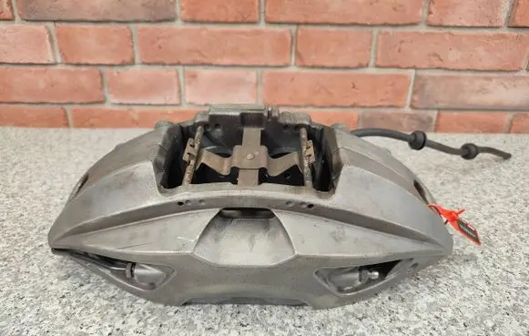 BMW X7 G07 Front brake caliper 6891308