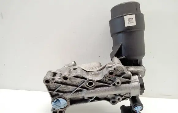 Mercedes-Benz C W204 Oil filter mounting bracket A6511800665 A6511800610 70362380