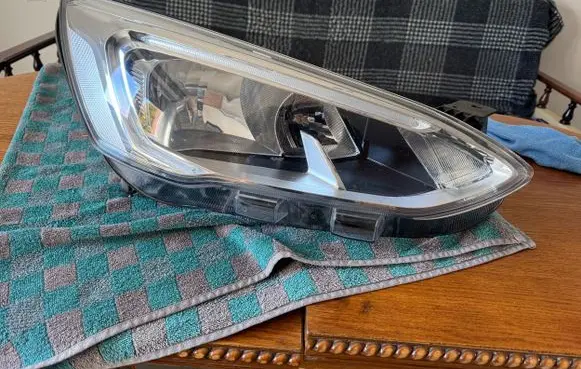 Ford Focus Headlight/headlamp JX7B-13W029-AE