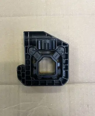BMW X3 G01 Radiator mount bracket 17118642754
