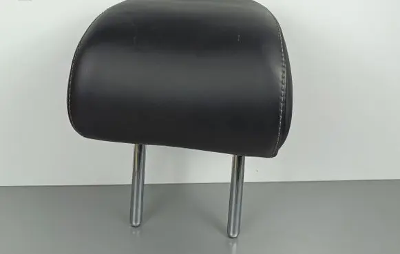 KIA Stinger Rear seat headrest 