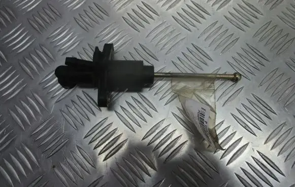 Volkswagen Golf IV Clutch slave cylinder 