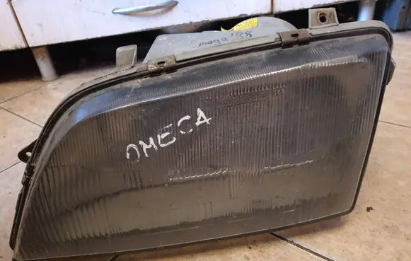 Opel Omega A Headlight/headlamp 03767748