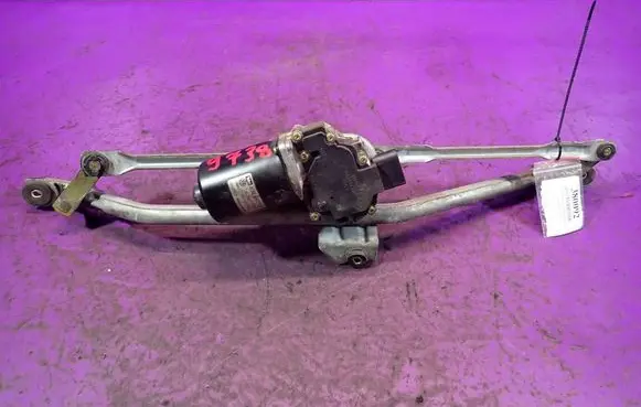 Audi A4 S4 B5 8D Front wiper linkage and motor 