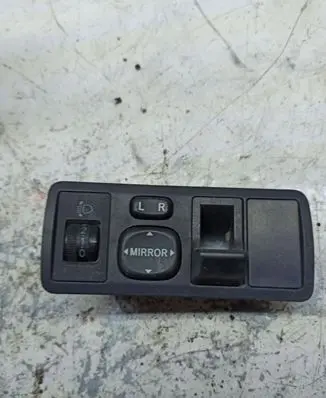 Toyota Corolla E120 E130 Wing mirror switch 183574
