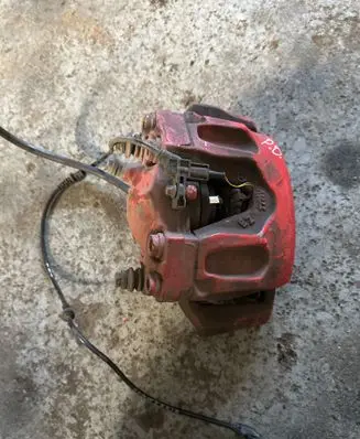 Front brake caliper