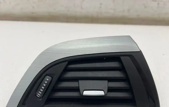BMW 1 F20 F21 Dashboard side air vent grill/cover trim 9205356
