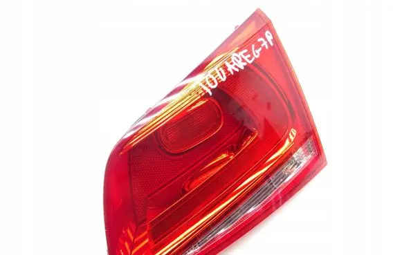 Volkswagen Touareg II Tailgate rear/tail lights 7P6945094A