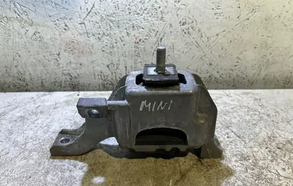 Mini Cooper Countryman R60 Engine mount bracket 6779805 G2005005 68623513