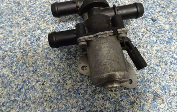 Volvo XC90 Electric auxiliary coolant/water pump 31461924