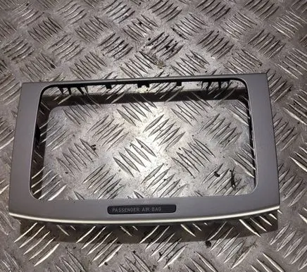 Volkswagen PASSAT B6 Radio/GPS head unit trim 3C0858069M