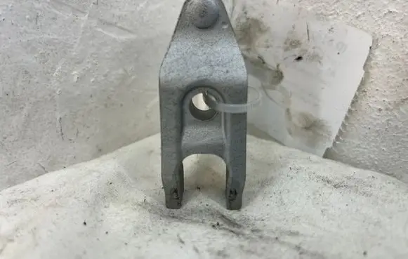 Opel Insignia A Fuel Injector clamp holder 85152 1107267