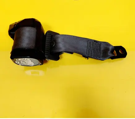 Rear seatbelt