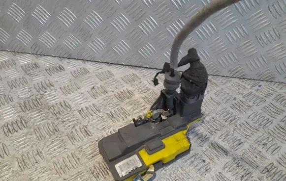 Volvo XC90 Rear door lock