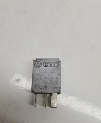 Seat Alhambra (Mk1) Other relay 1K0951253 0332011100 449