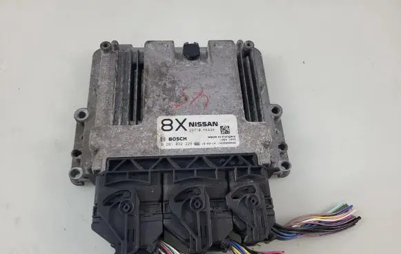 Nissan X-Trail T32 Engine control unit/module 23710HX44A