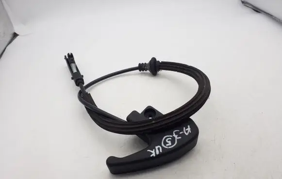 Audi A3 S3 8P Engine bonnet (hood) release handle 1H2823533