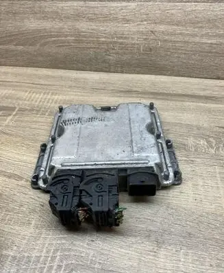 Citroen Xsara Picasso Engine control unit/module 9647693180 0281011084