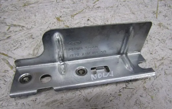 Fender mounting bracket