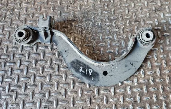 Volkswagen Golf VI Rear control arm 1K0505323P