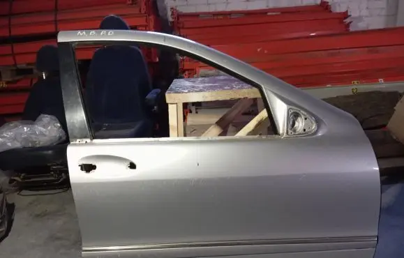 Mercedes-Benz S W220 Front door