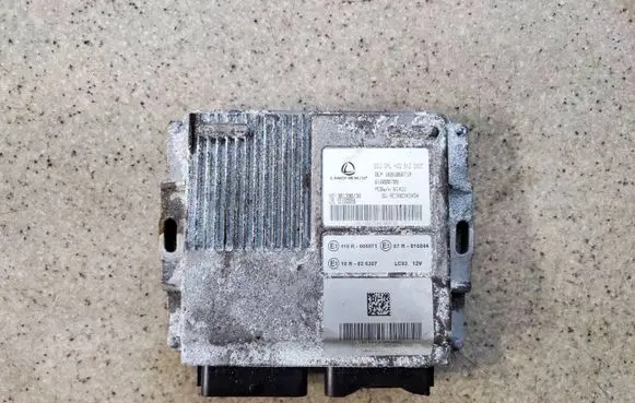Dacia Duster II Engine ECU kit and lock set 169105671R05 169105671R