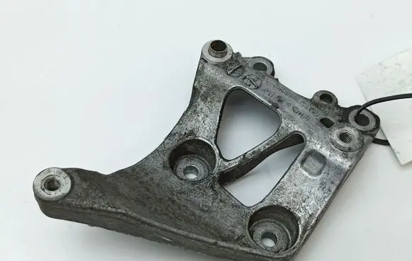 Peugeot 308 A/C compressor mount bracket v75489148002