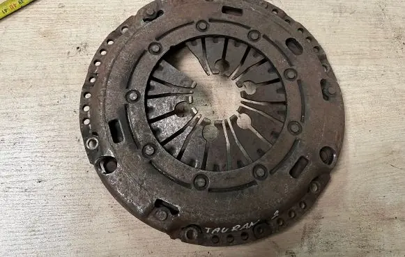 Volkswagen Touran I Pressure plate 