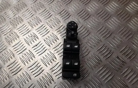 Peugeot 5008 Electric window control switch 98248411ZD