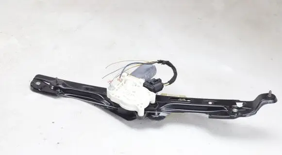 BMW X4 F26 Rear door window regulator with motor 7335601 7335509