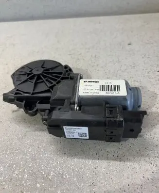 KIA Optima Front door window regulator motor 403951A8