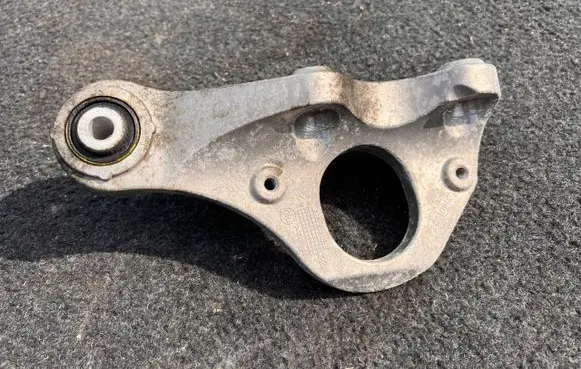 Volvo S90, V90 Driveshaft support bearing bracket 31401993
