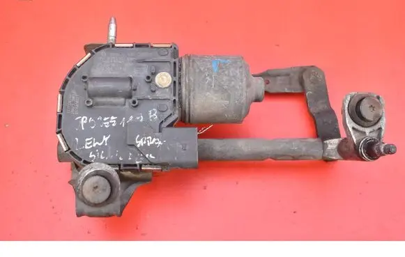 Seat Altea XL Front wiper linkage and motor 5P0955601B