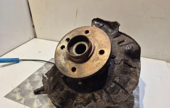 Mini One - Cooper R50 - 53 Front wheel hub spindle knuckle 