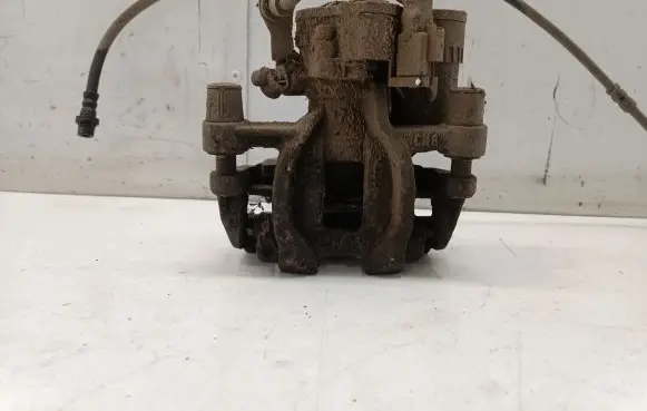BMW 2 F46 Rear brake caliper 6798957