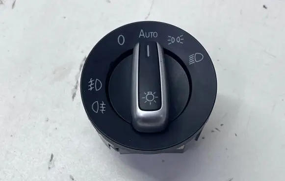 Volkswagen Tiguan Light switch 3CB941431A