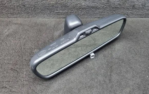 Rear view mirror (interior)