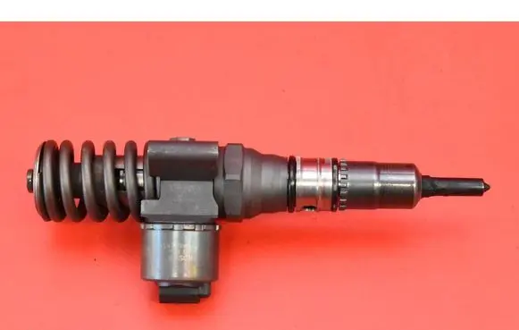 Volkswagen Golf Plus Fuel injector 03G130073G