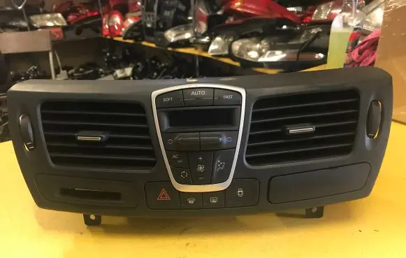Renault Laguna III Climate control/heater control trim 