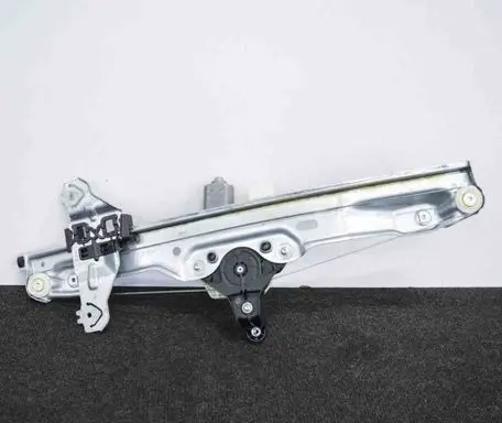 Nissan Qashqai Front door electric window regulator C88537302 E06027102