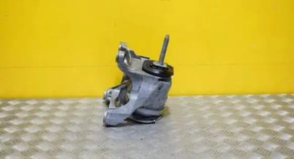 Lincoln Aviator II Engine mount bracket L1M36C010