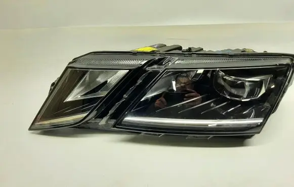 Skoda Octavia Mk3 (5E) Headlight/headlamp 5E1941017F