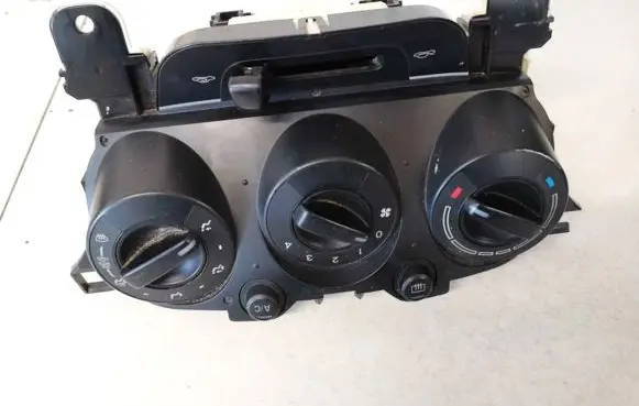 Mazda 2 Climate control unit nd651
