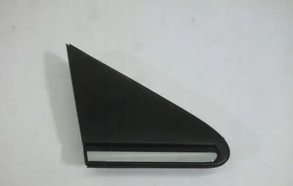 Toyota Avensis T250 Front arch trim 
