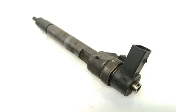 Volkswagen Golf I Fuel injector A6280700387 0445110094