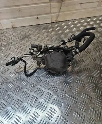 Audi A4 S4 B8 8K Fuel injection high pressure pump 06J145100B 02071010 18082403