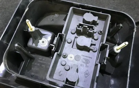Renault 19 Tail light bulb cover holder 141339