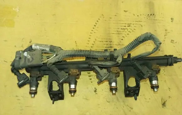 Renault Clio III Fuel injectors set 0280158046 8200292590