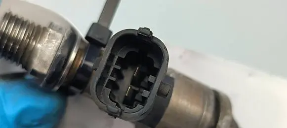 Porsche Panamera (970) Fuel injector 94811012831